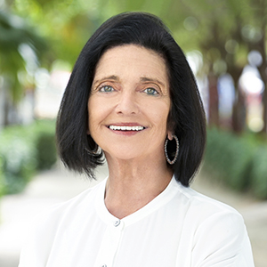 Headshot of Sandy Spolter