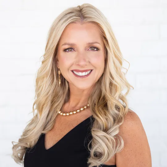 Amy Rooks, Agent in  - Compass