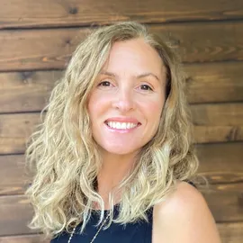 Laura Jones, Agent in  - Compass