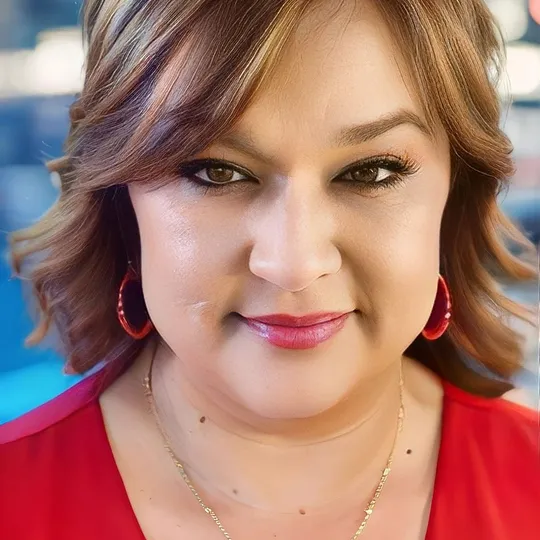 Carmen Nichols, Agent in  - Compass