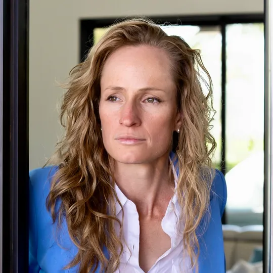 Tia Norris, Agent in  - Compass