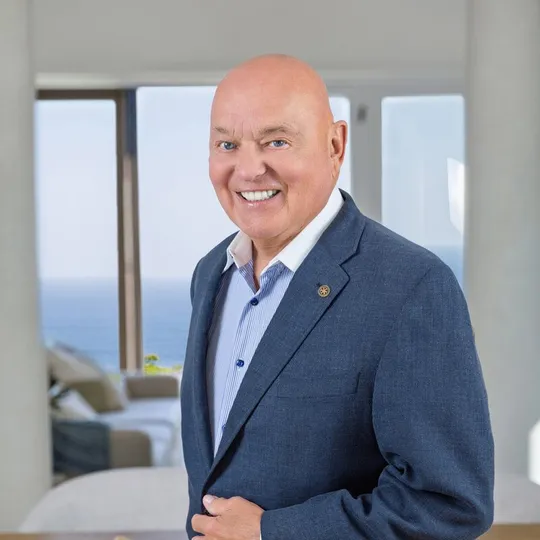 John Veytia, Agent in  - Compass