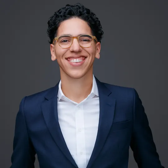 Alli Urguby, Agent in  - Compass