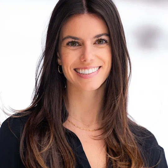 Emily Schmidt, Agent in  - Compass