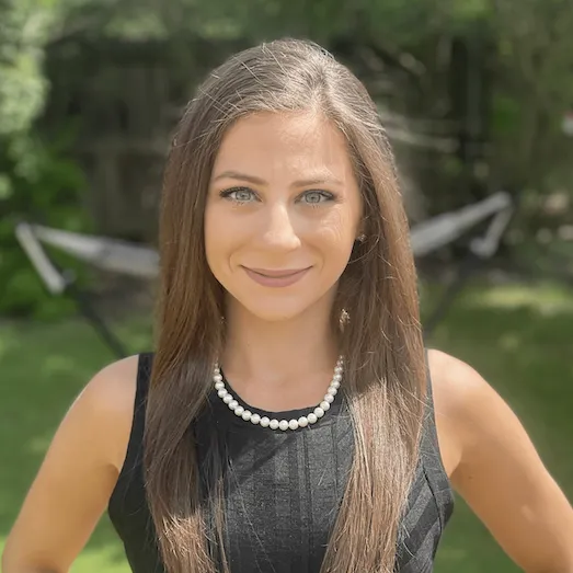 Samantha Karaki, Agent in  - Compass