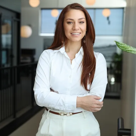 Tanya Lores, Agent in  - Compass