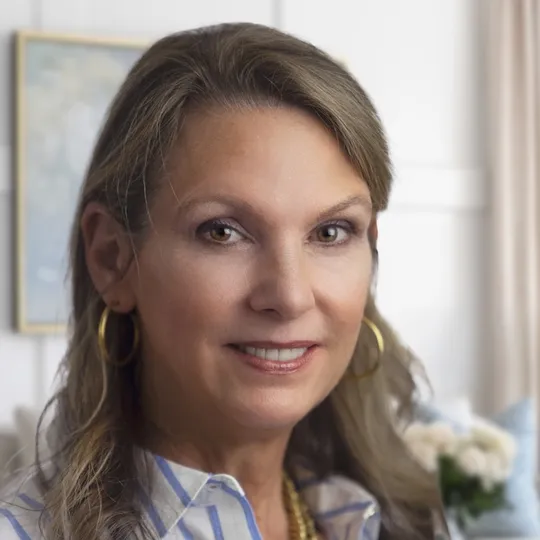 Jennifer Moyers, Agent in  - Compass