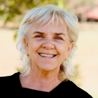 Jenny Debell, Agent in  - Compass