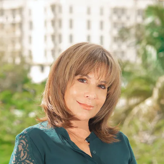 Vicky Rua, Agent in  - Compass