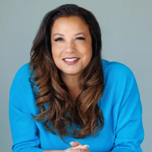 Holly Barr, Agent in  - Compass