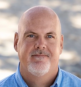 Headshot of Daniel Hayes