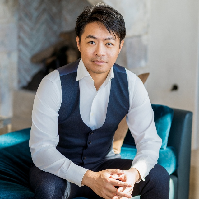 Headshot of Weikang Geng