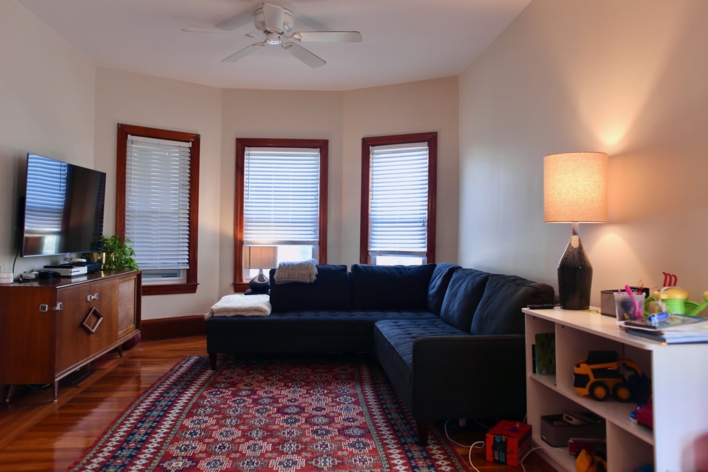 $4,250 | 74 Lowell St, Unit 2 | Somerville