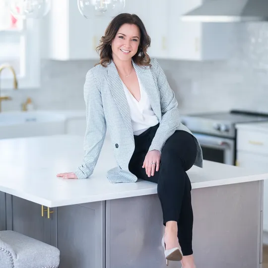 Janine Hennigan, Agent in  - Compass