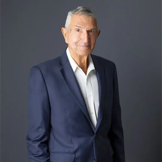 Kenneth Lyons, Agent in  - Compass