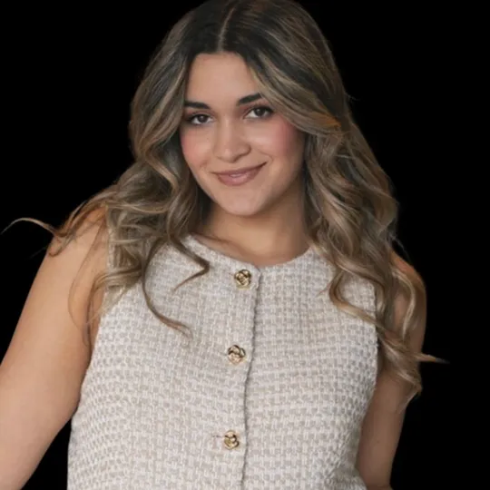 Sofia Ashek, Agent in  - Compass