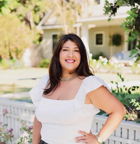 Karla Campos-Fuentes, Agent in  - Compass