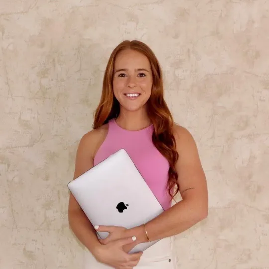 Jade Collins, Agent in  - Compass