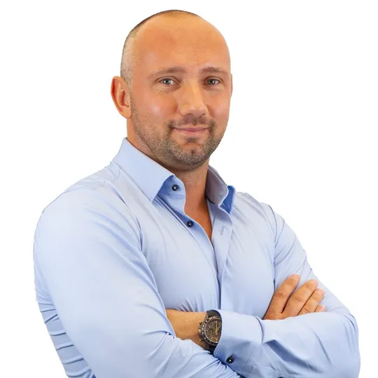 Elvedin Hotic, Agent in  - Compass