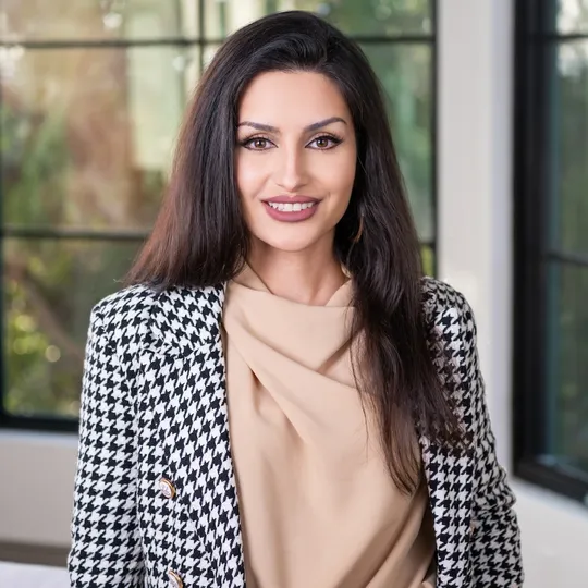 Mora Sepehrnia, Agent in  - Compass