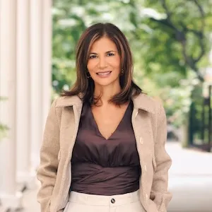 Athena Salavantis, Agent in  - Compass