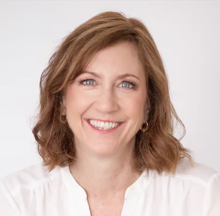 Karen Miller, Agent in  - Compass