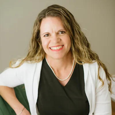 Niki Grimsley, Agent in  - Compass