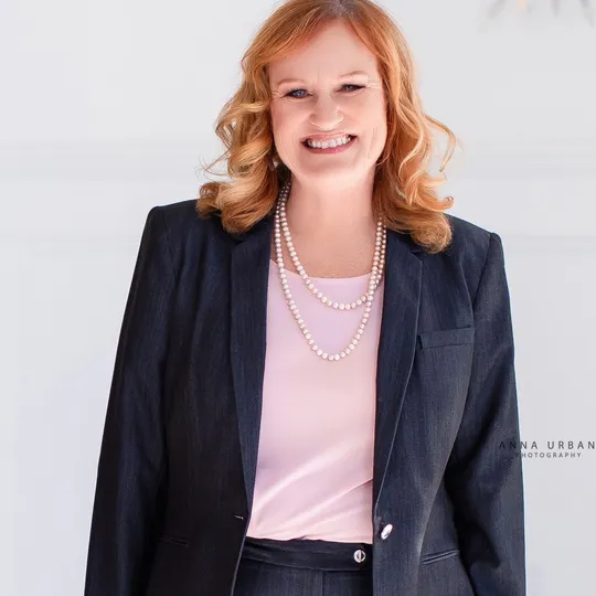 Stacey Schultz, Agent in  - Compass