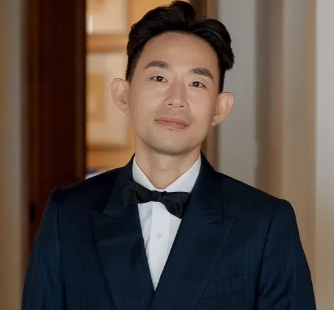 Bo Kim, Agent in  - Compass