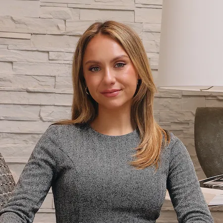 Alexandra Glass, Agent in  - Compass