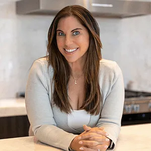 Lindsay Malpica, Agent in  - Compass