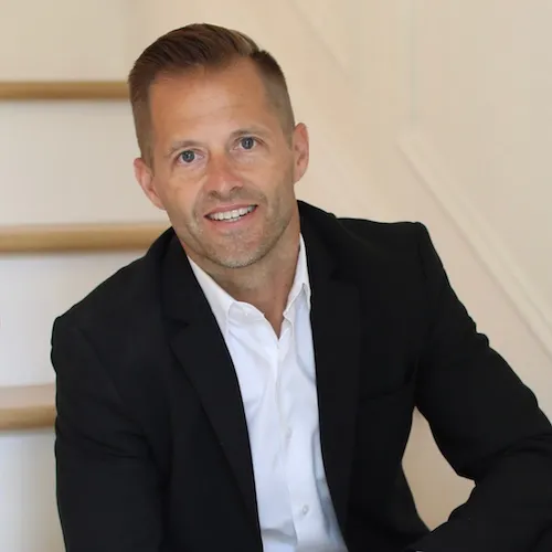 Peter Allison, Agent in  - Compass