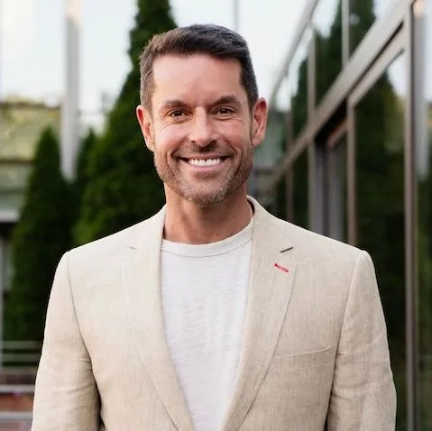 Michael Johnson, Agent in  - Compass