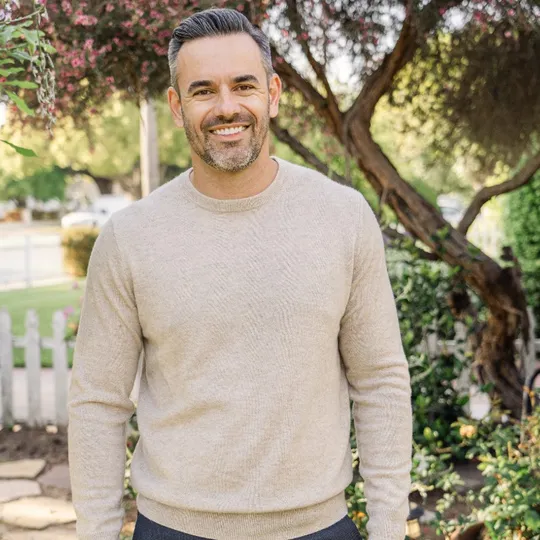 Chris Vella, Agent in  - Compass