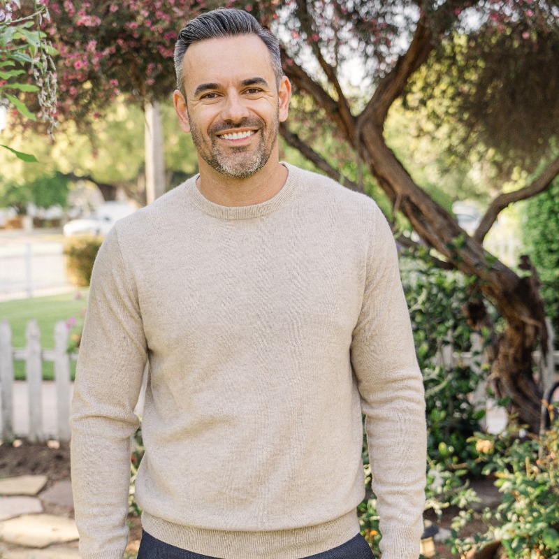 Headshot of Chris Vella