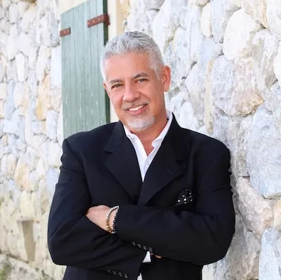 Rhory Mendoza, Agent in  - Compass