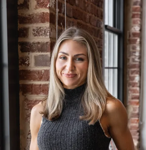 Lauren Delamater, Agent in  - Compass