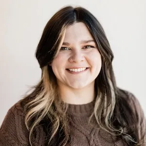 Karli Galione, Agent in  - Compass