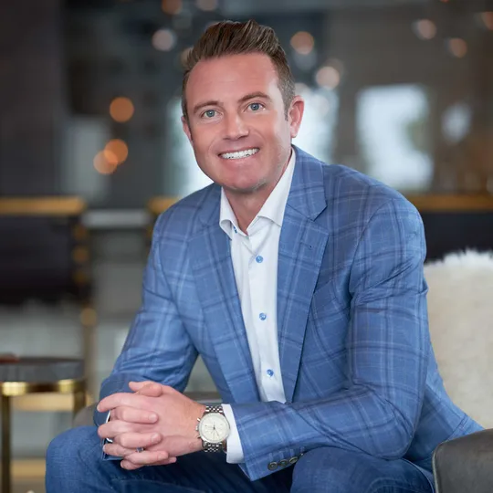 Derek Thomas, Agent in  - Compass