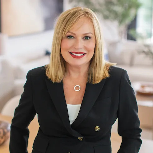 Kim Cartwright, Agent in  - Compass