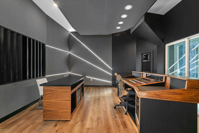 $9,500 | 2000 S. Robertson Blvd | Los Angeles