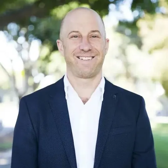 Josh Perelson, Agent in  - Compass