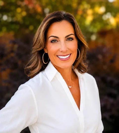 Liz Hansen, Agent in  - Compass