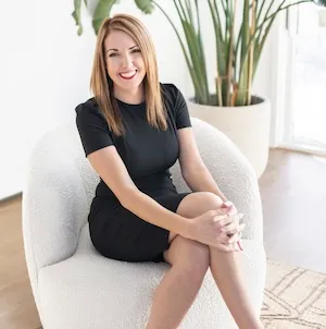 Nicolette Thomas, Agent in  - Compass