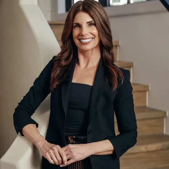 Erin Mervis-Hoppe, Agent in  - Compass