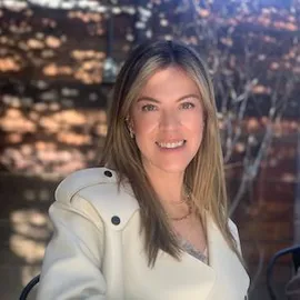 Gabriela Aceves Resendiz, Agent in  - Compass