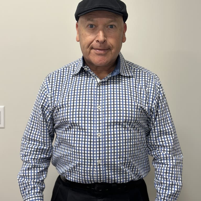 Headshot of Luis E. Garcia