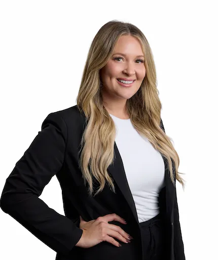 Alexandra Vanella, Agent in  - Compass