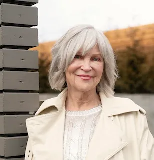 Ellen DeCicco, Agent in  - Compass