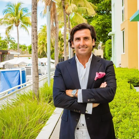 Bento Queiroz Group, Agent in  - Compass